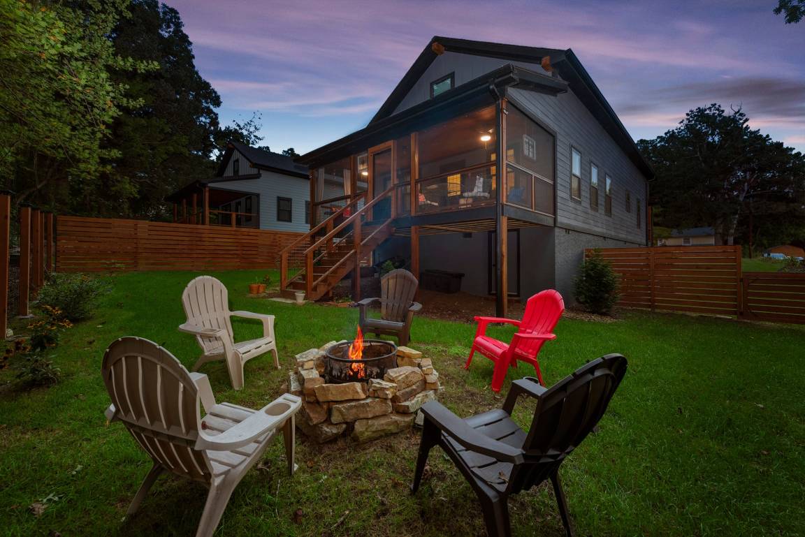 House ∙ 3 Bedrooms ∙ 7 Guests - Black Mountain, NC