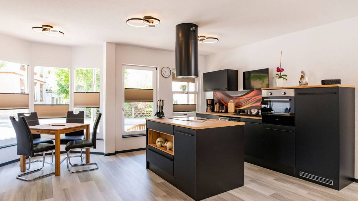 75 M² Ferienwohnung ∙ 1 Schlafzimmer ∙ 4 Gäste - Bad Liebenstein