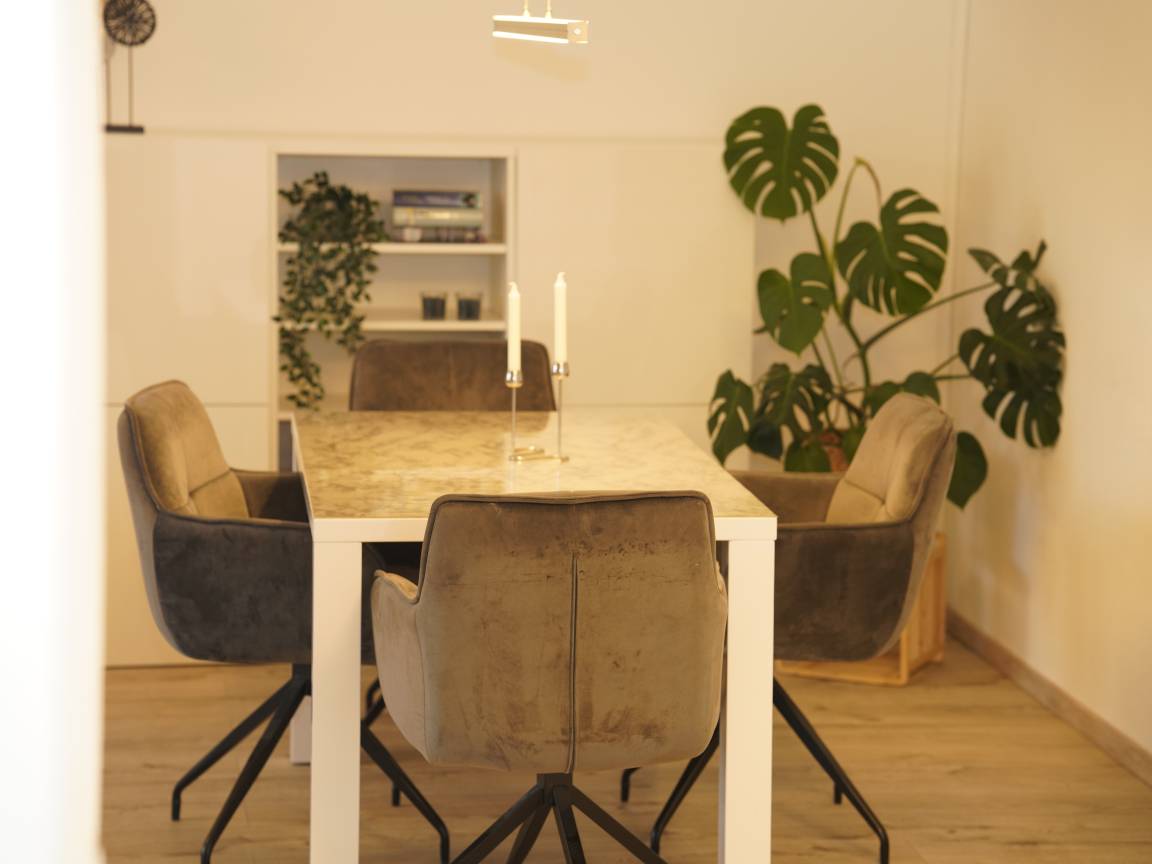84 M² Ferienwohnung ∙ 2 Schlafzimmer ∙ 2 Gäste - Cologne