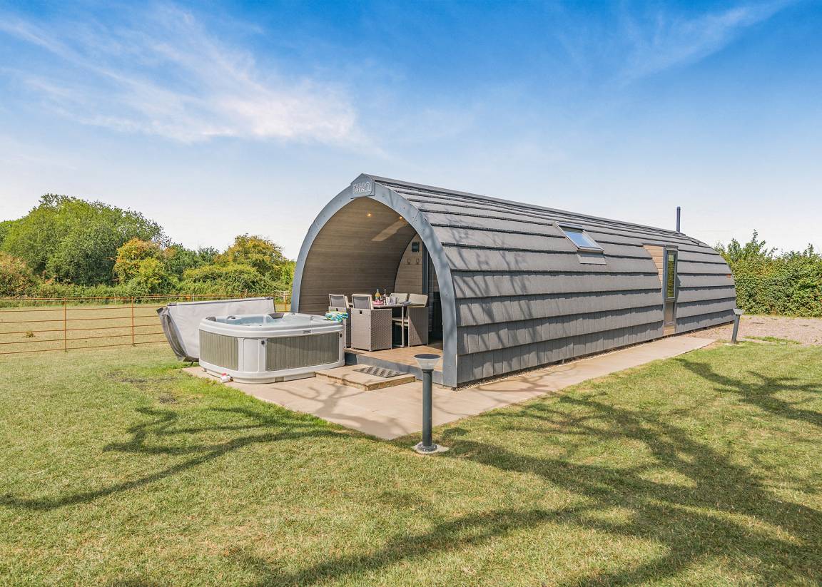 Chalet ∙ 2 Bedrooms ∙ 4 Guests - Dorset