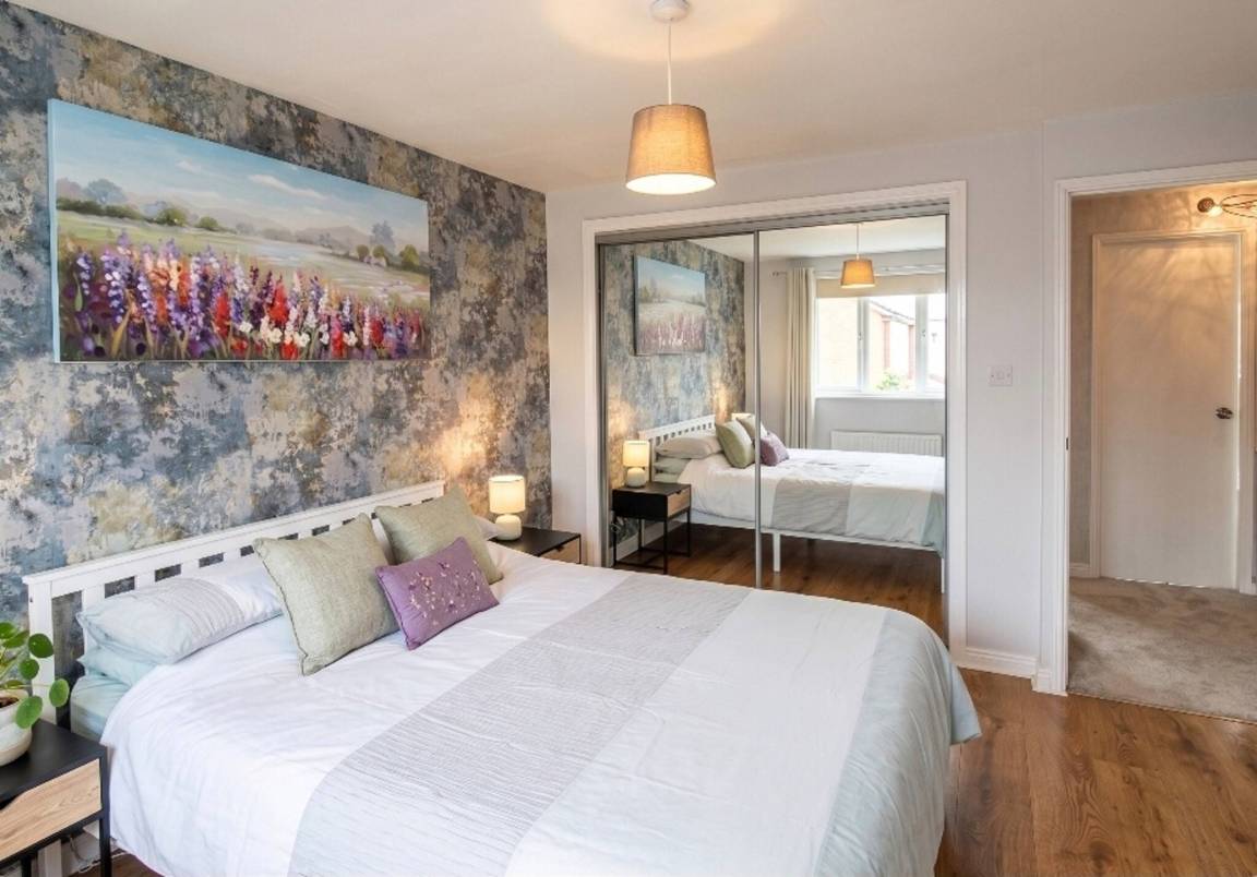 100 M² House ∙ 3 Bedrooms ∙ 6 Guests - Doncaster