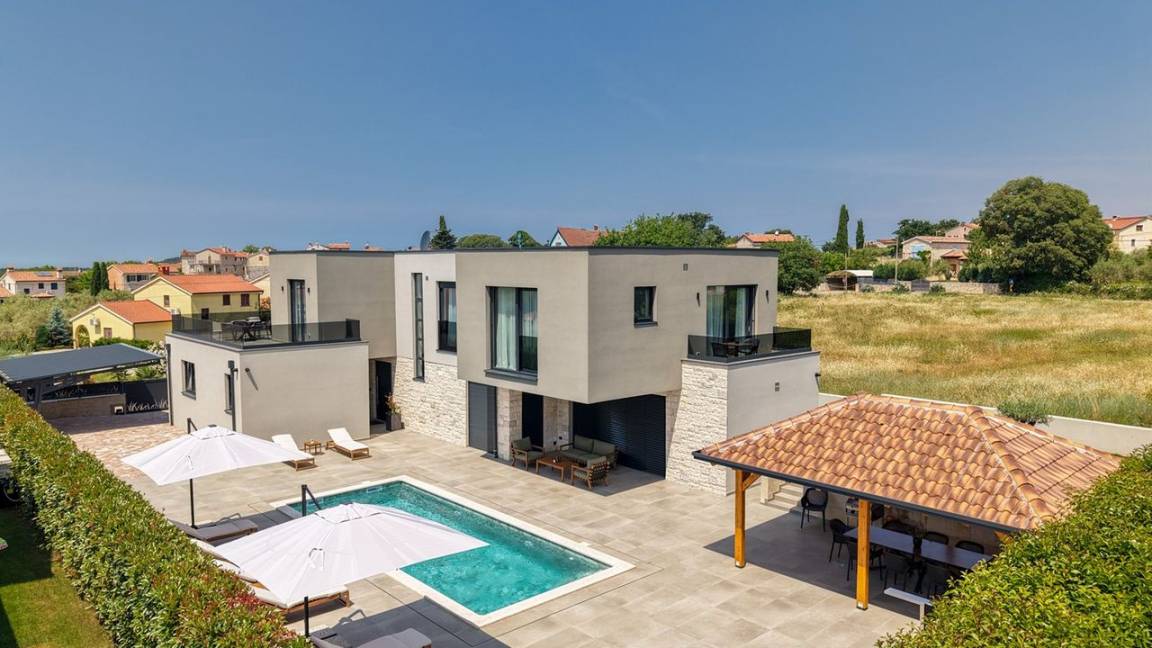 200 M² Appartamento Vacanza ∙ 4 Camere Da Letto ∙ 8 Ospiti - Parenzo