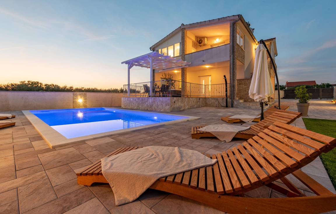 200 M² House ∙ 4 Bedrooms ∙ 10 Guests - Croatia