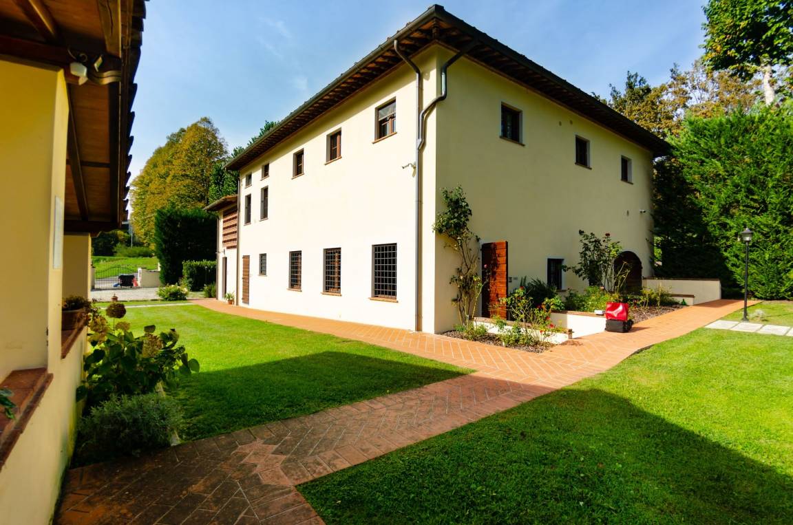 60 M² Appartement ∙ 2 Slaapkamers ∙ 4 Gasten - Lucca