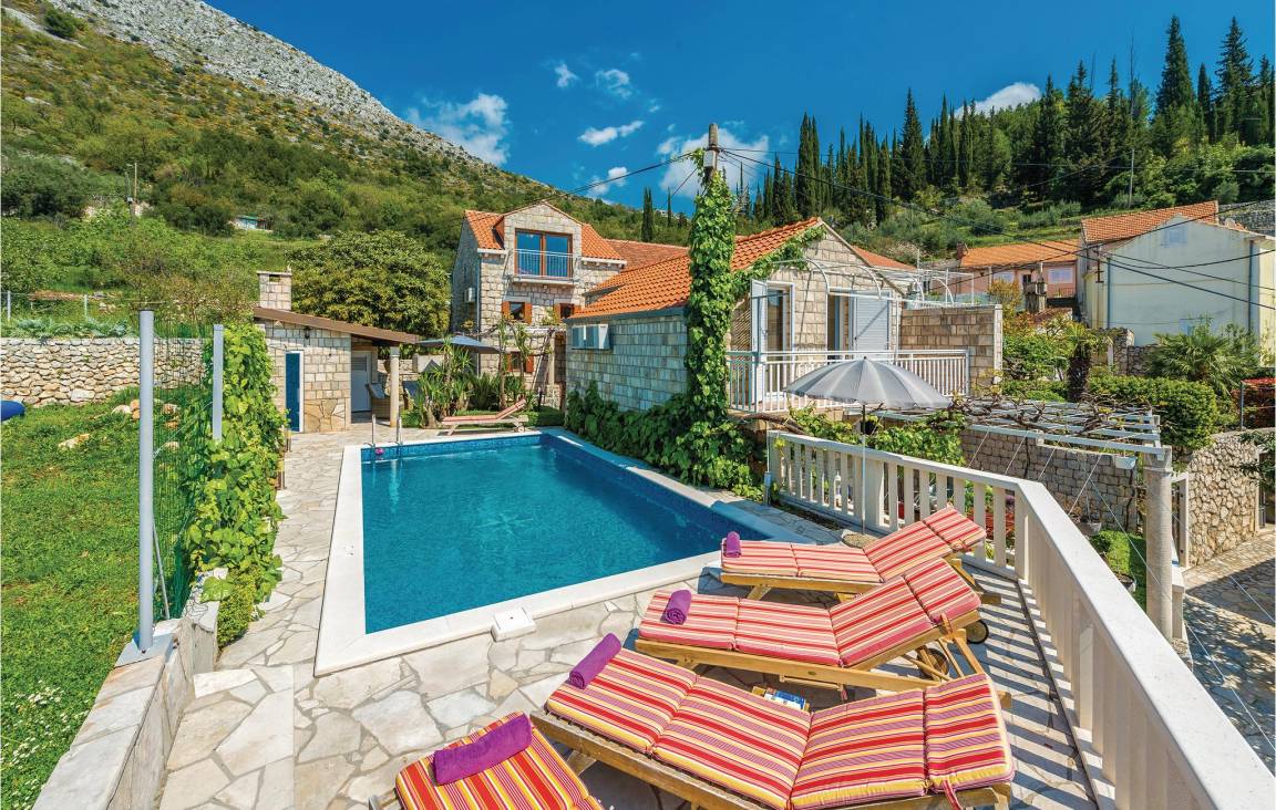 129 M² House ∙ 3 Bedrooms ∙ 8 Guests - Dubrovnik