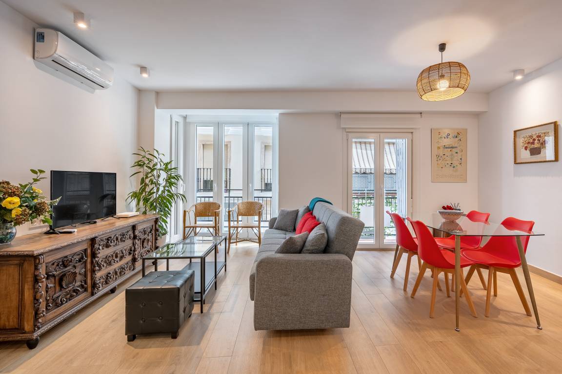80 M² Apartamento ∙ 2 Habitaciones ∙ 4 Huéspedes - Granada