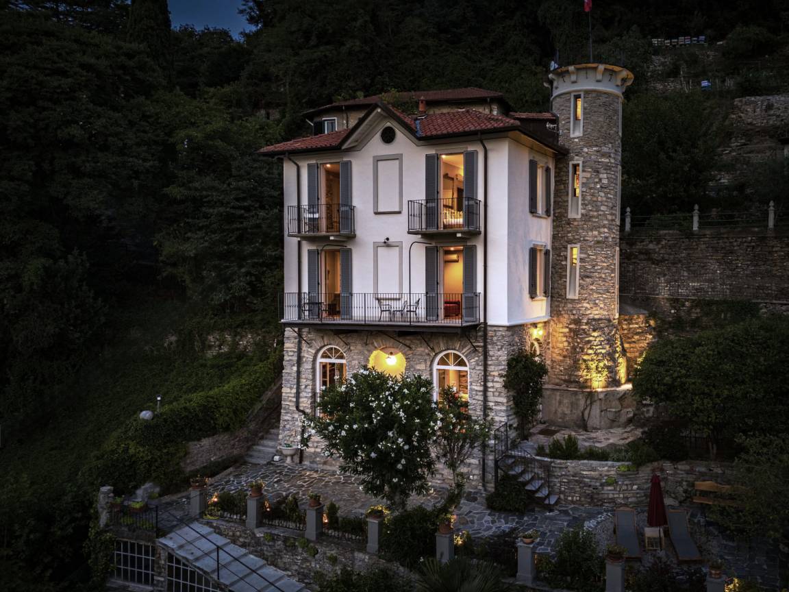 220 M² Villa ∙ 3 Bedrooms ∙ 6 Guests - Como