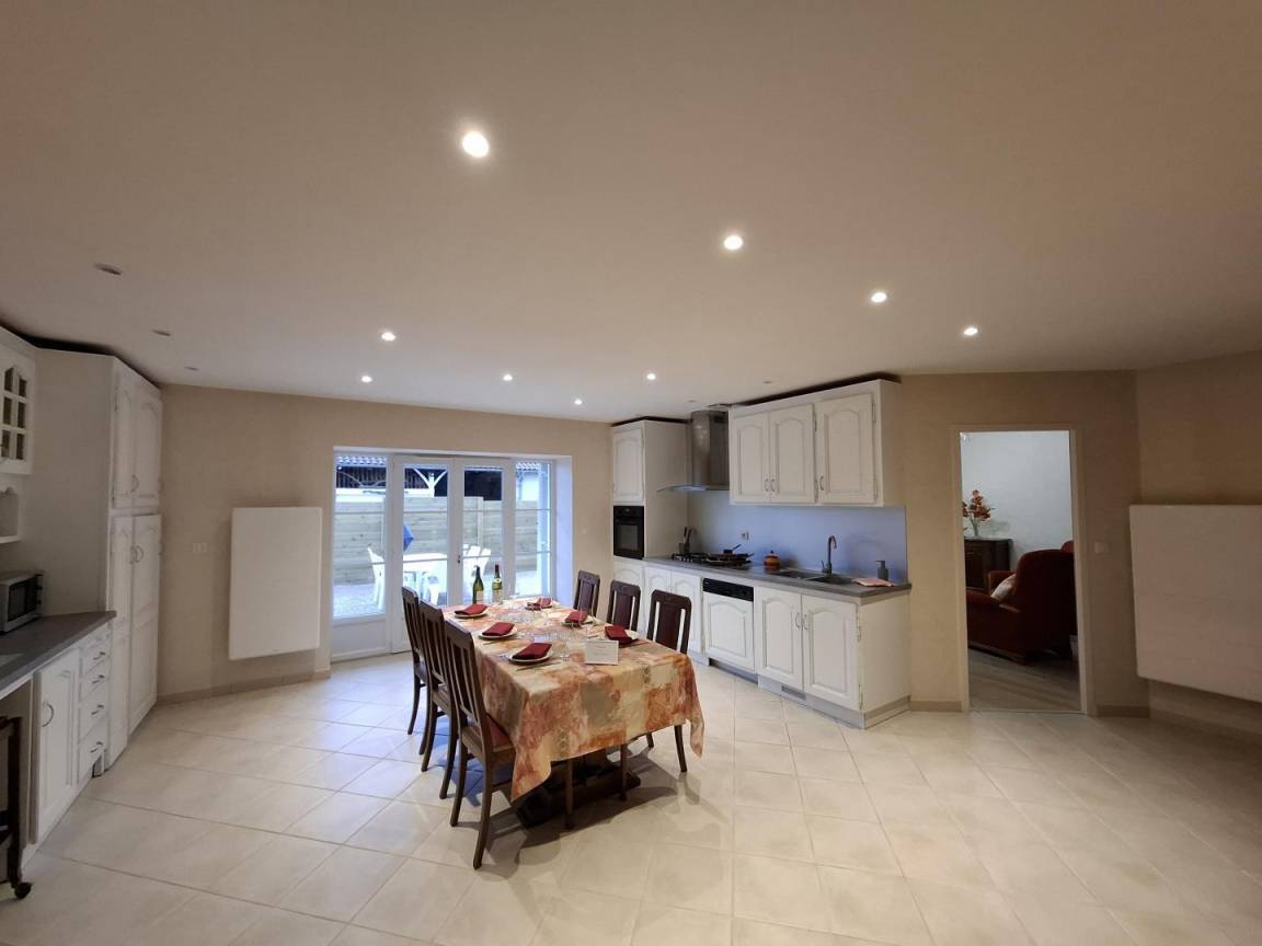 140 m&sup2; G&icirc;te 3 Schlafzimmer 6 G&auml;ste