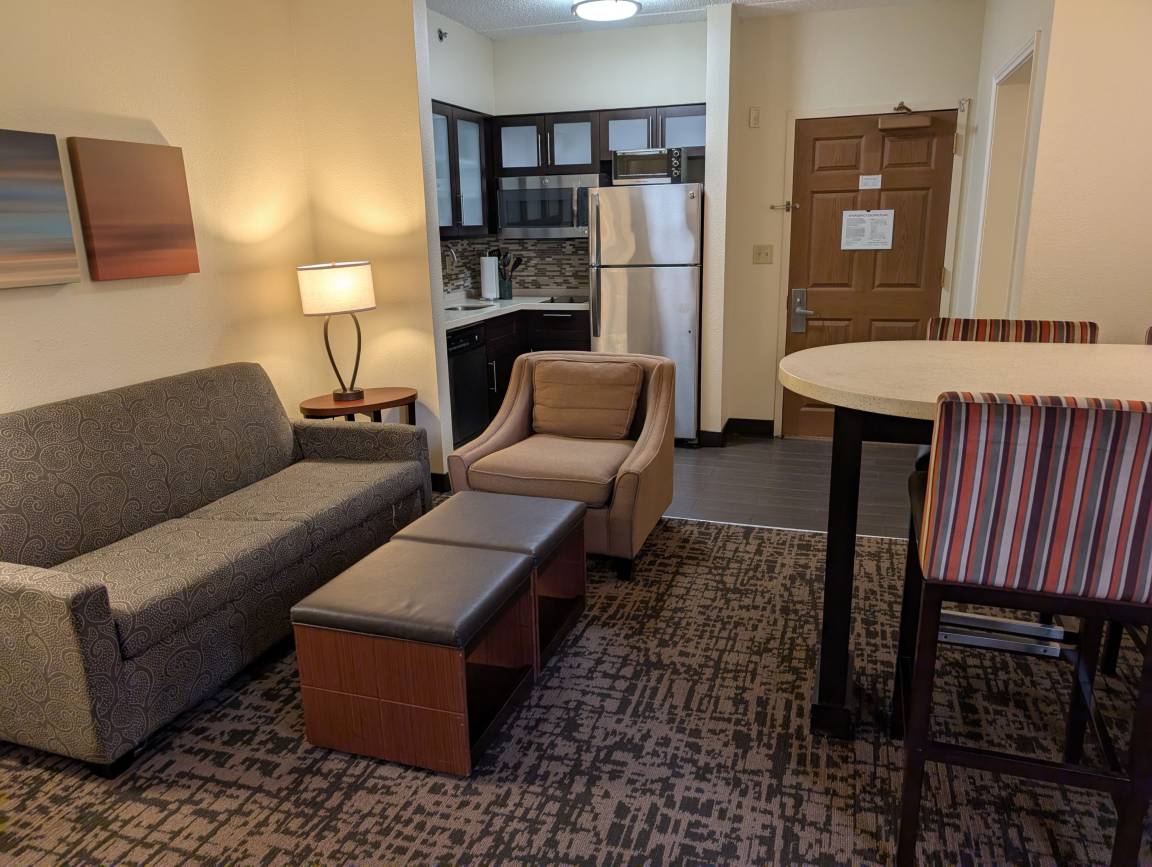 Hotel ∙ 2 Bedrooms ∙ 6 Guests - Carmel