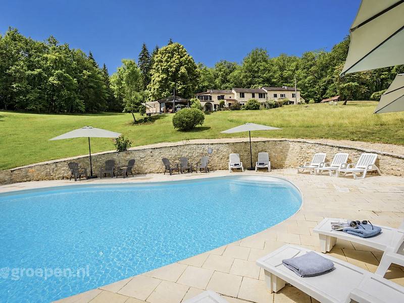 Casa Vacanza ∙ 13 Camere Da Letto ∙ 26 Ospiti - Souillac