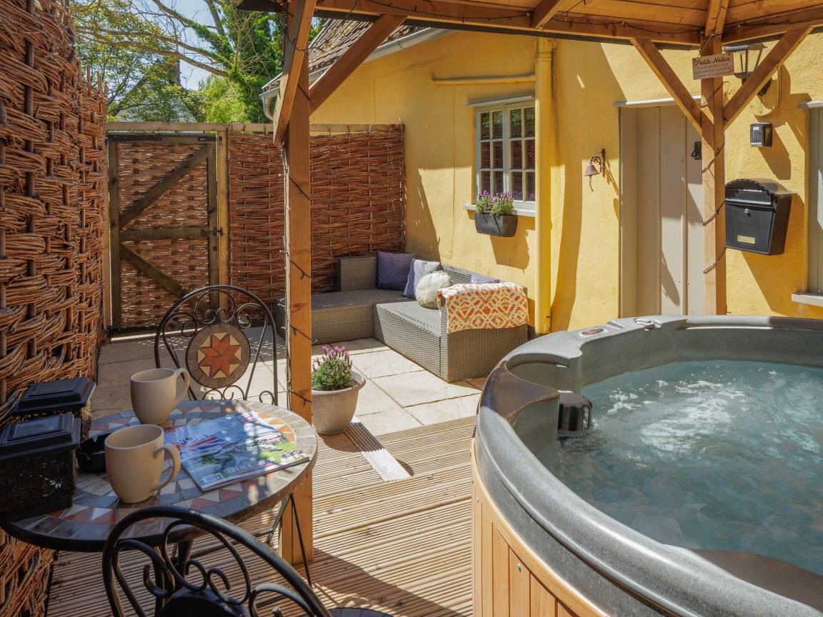 Cottage ∙ 2 Bedrooms ∙ 4 Guests - Norfolk
