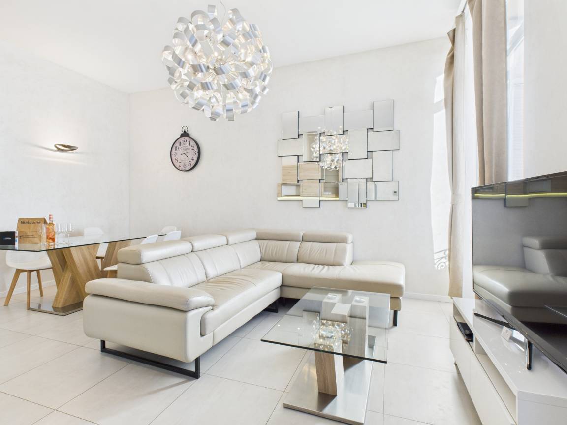 110 M² Apartment ∙ 3 Bedrooms ∙ 6 Guests - Grasse