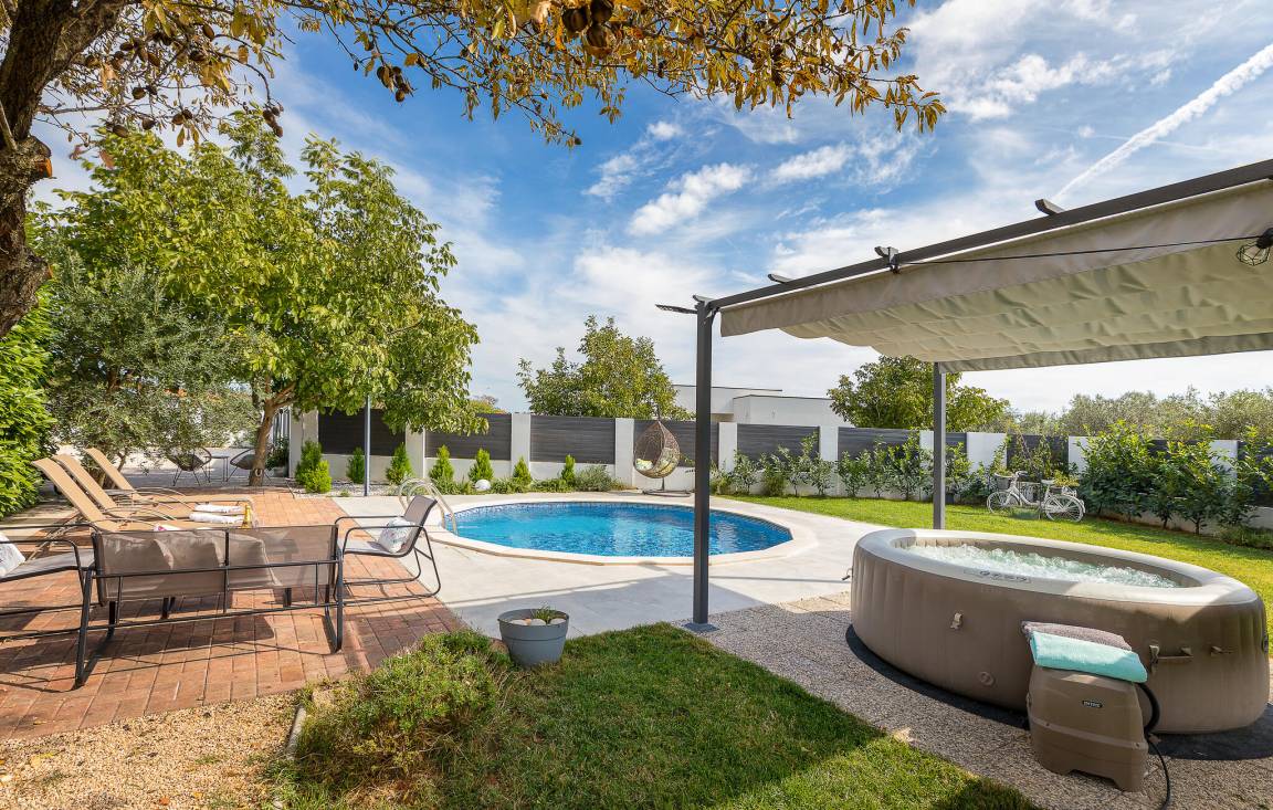 55 M² Ferienhaus ∙ 1 Schlafzimmer ∙ 2 Gäste - Rovinj