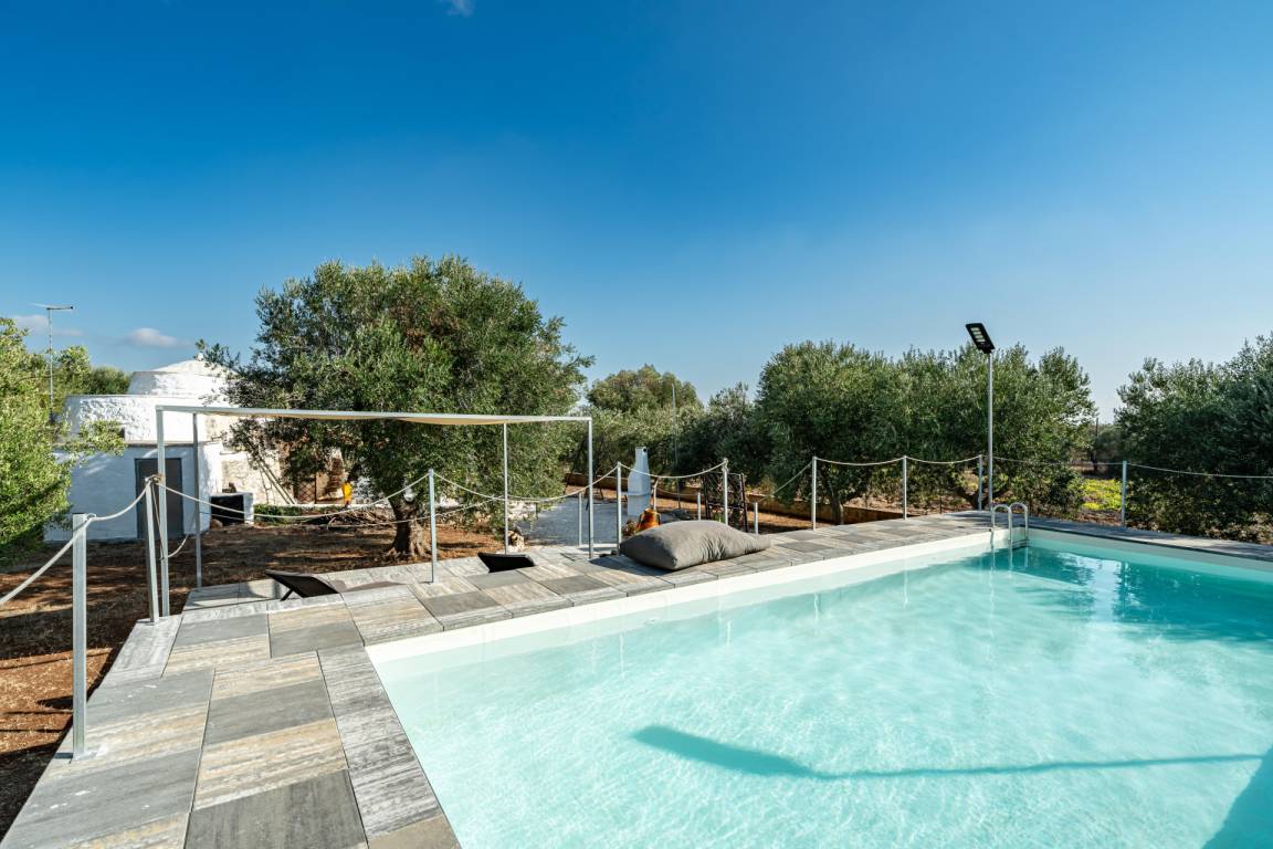 Casa a Ostuni con piscina, terrazza e giardino