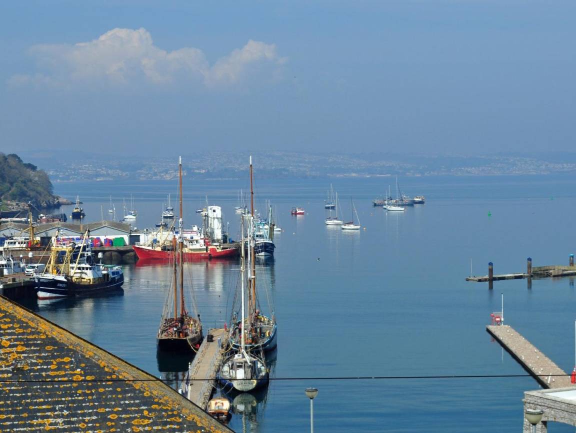 Apartment ∙ 3 Bedrooms ∙ 6 Guests - Brixham