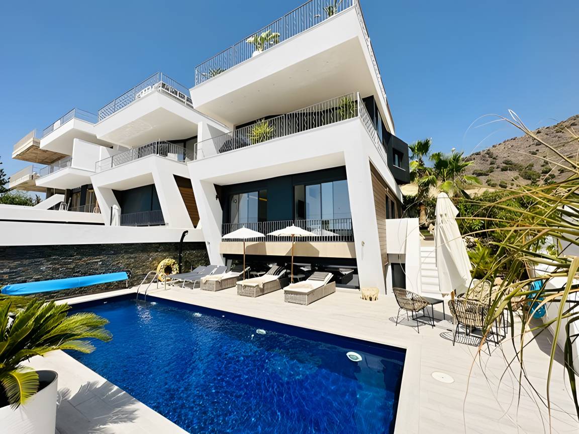 150 M² Villa ∙ 3 Bedrooms ∙ 6 Guests - Nerja