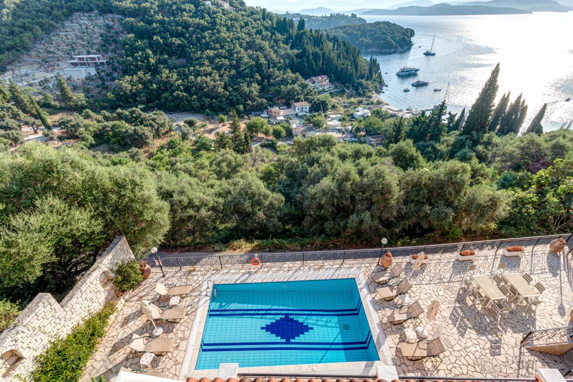 280 M² Villa ∙ 6 Bedrooms ∙ 12 Guests - Ksamil