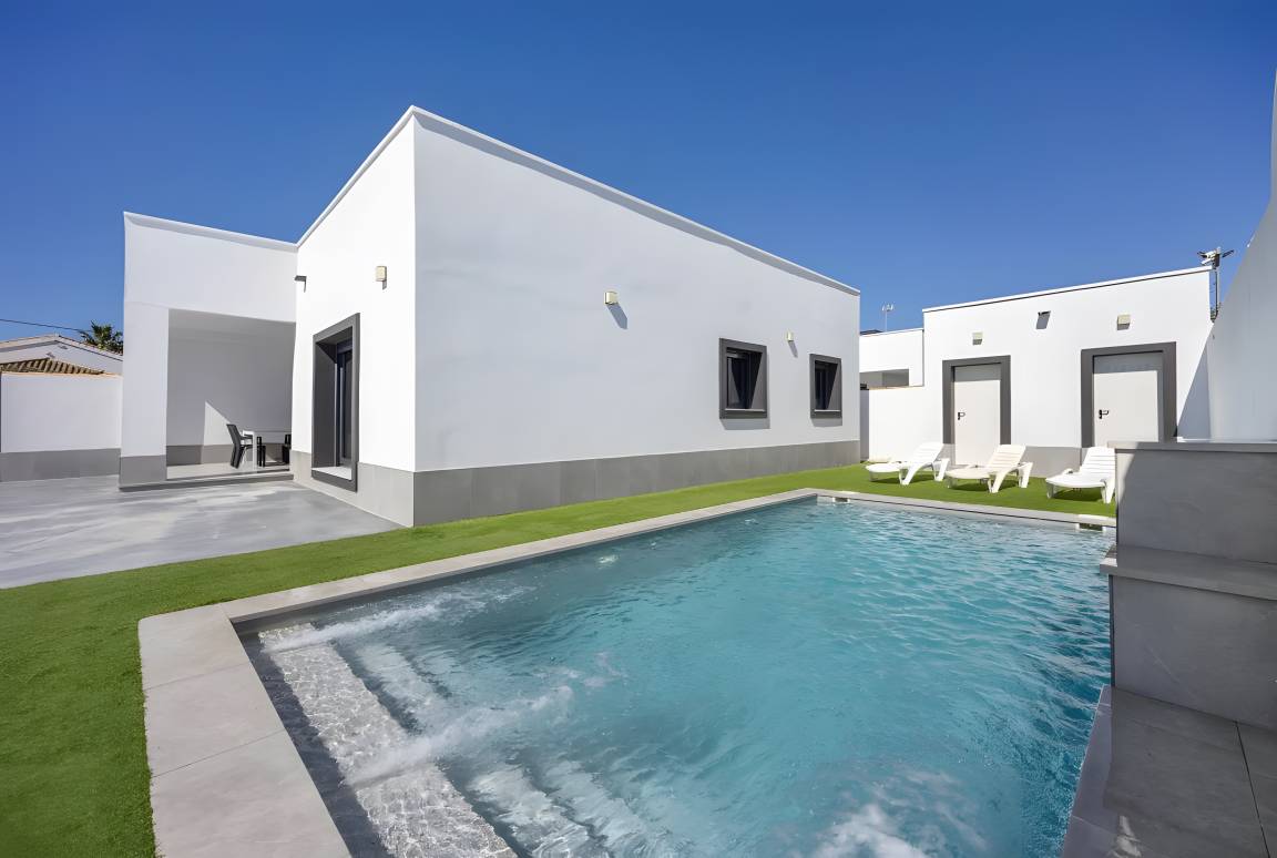200 M² House ∙ 6 Bedrooms ∙ 16 Guests - Cádiz