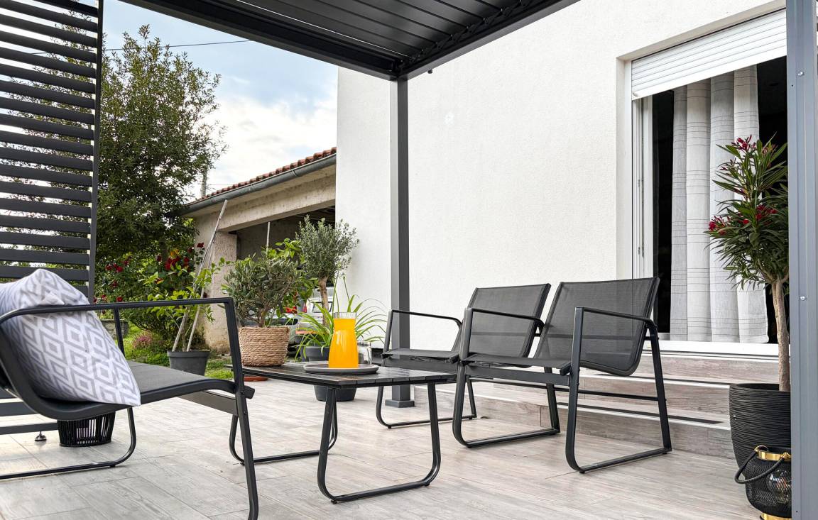 100 M² Ferienhaus ∙ 2 Schlafzimmer ∙ 4 Gäste - Buzet
