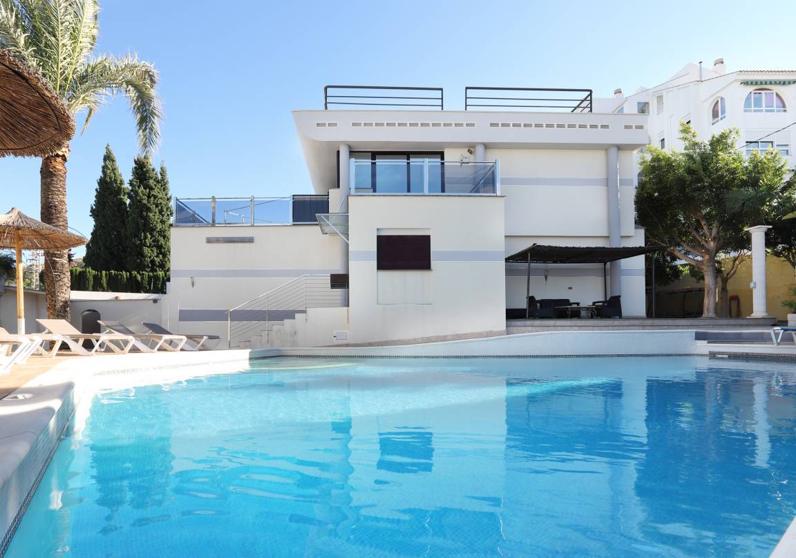 200 M² Villa ∙ 3 Habitaciones ∙ 8 Huéspedes - Altea