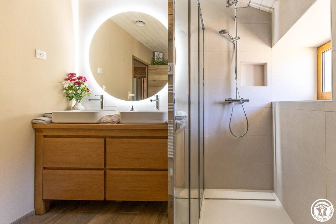 140 m² Gîte ∙ 3 Schlafzimmer ∙ 6 Gäste – Bild 32