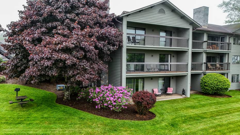 Condo ∙ 2 Bedrooms ∙ 6 Guests - Blowing Rock, NC