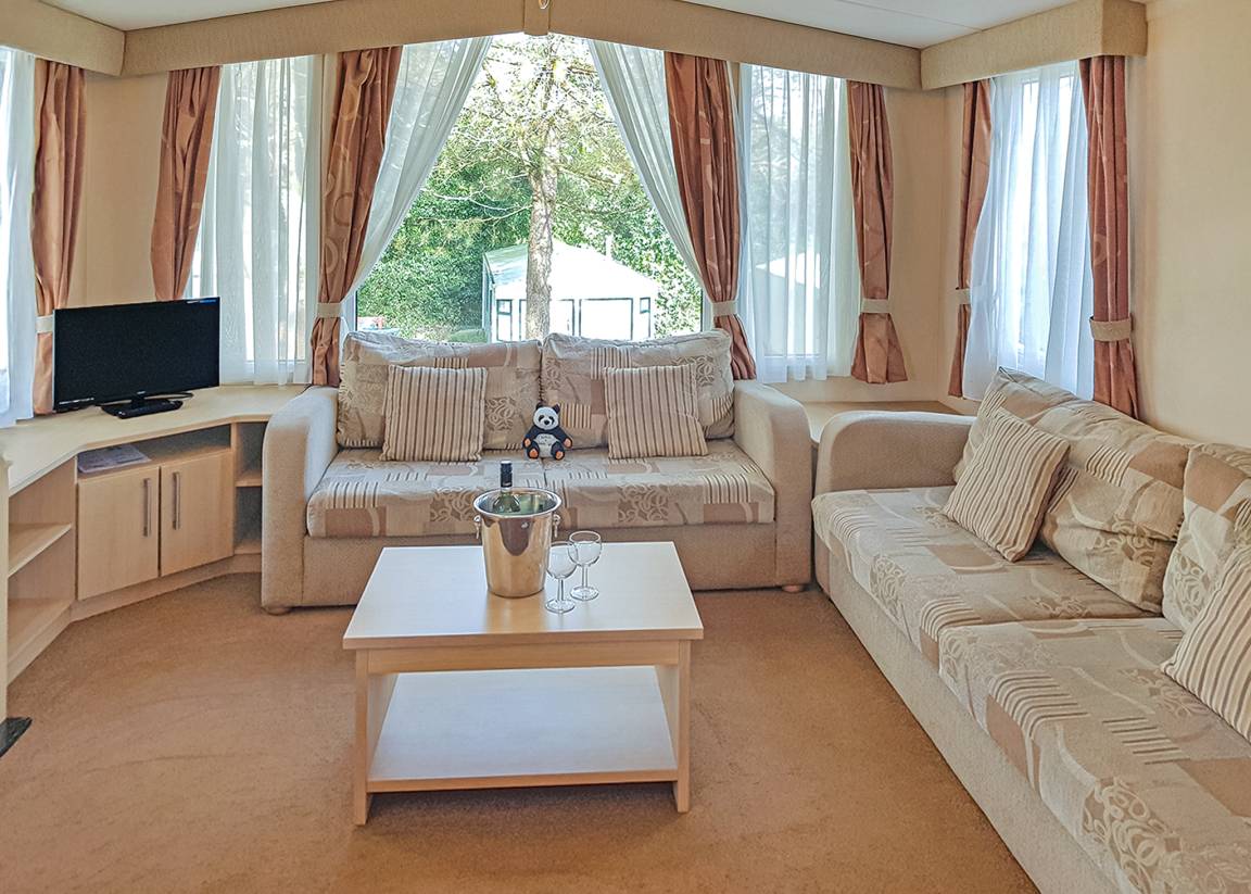 Caravan ∙ 3 Bedrooms ∙ 8 Guests - Pembrokeshire