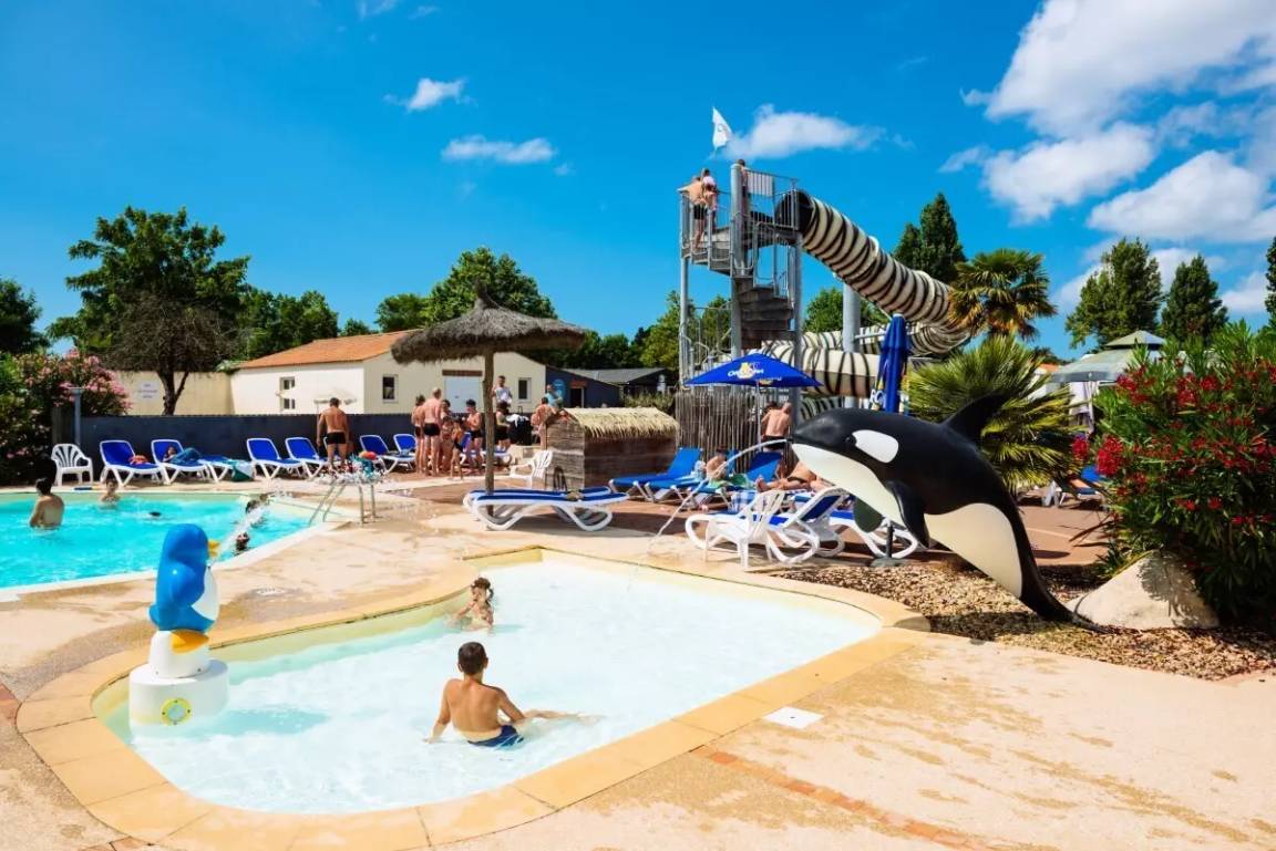 32 M² Caravan ∙ 3 Bedrooms ∙ 6 Guests - Longeville-sur-Mer