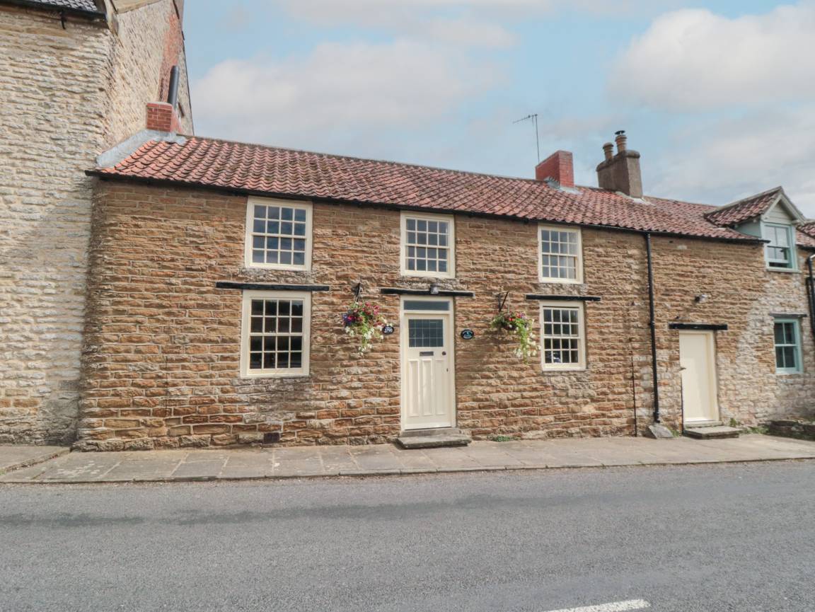 Cottage ∙ 3 Bedrooms ∙ 5 Guests - Scarborough