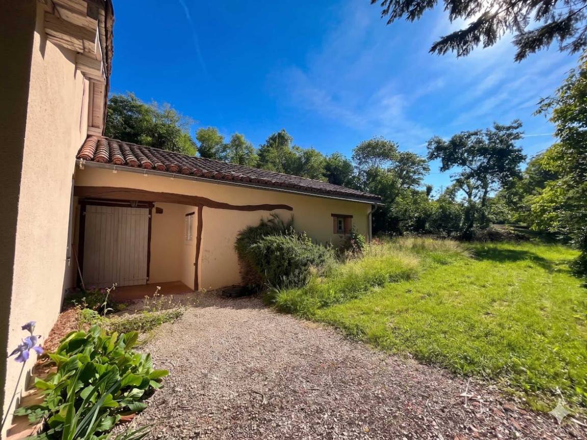 200 M² Maison De Vacances ∙ 3 Chambres ∙ 6 Personnes - Samatan