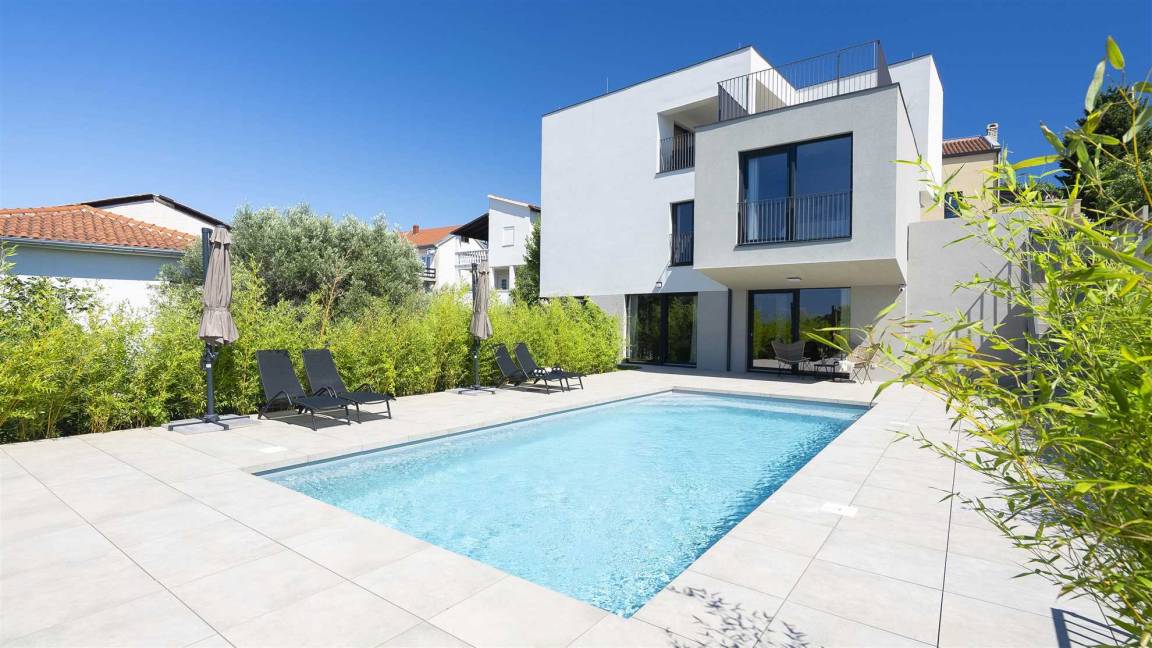200 M² Villa ∙ 4 Bedrooms ∙ 8 Guests - Murter