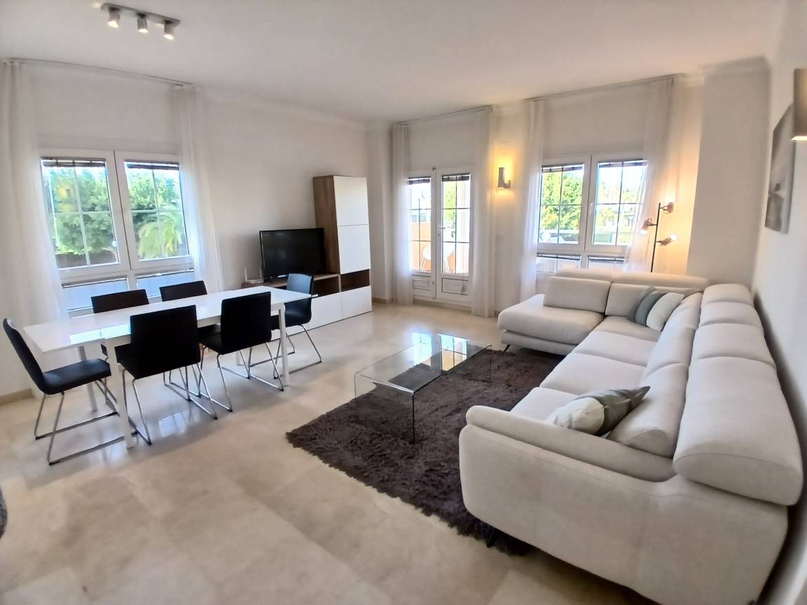 85 M² Apartamento ∙ 3 Habitaciones ∙ 6 Huéspedes - Oliva