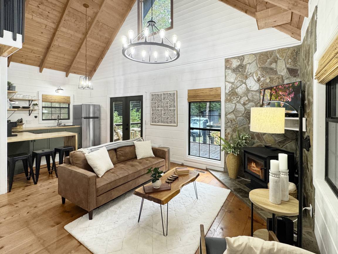 Cabin ∙ 2 Bedrooms ∙ 6 Guests - Blue Ridge, GA