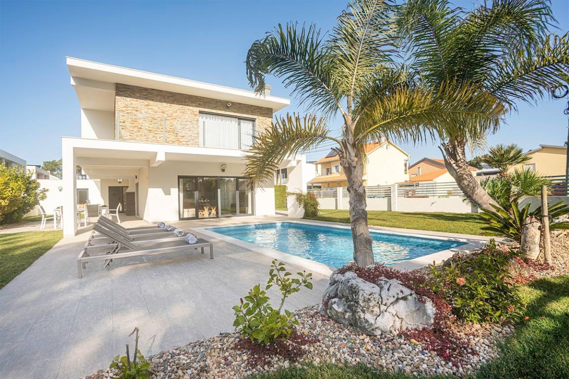 220 M² Villa ∙ 4 Bedrooms ∙ 8 Guests - Costa da Caparica