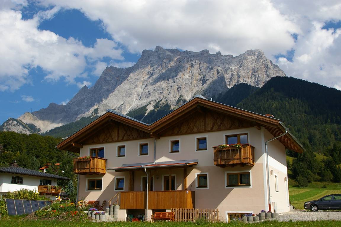 125 m² Ferienhaus ∙ 4 Schlafzimmer ∙ 12 Gäste – Bild 2