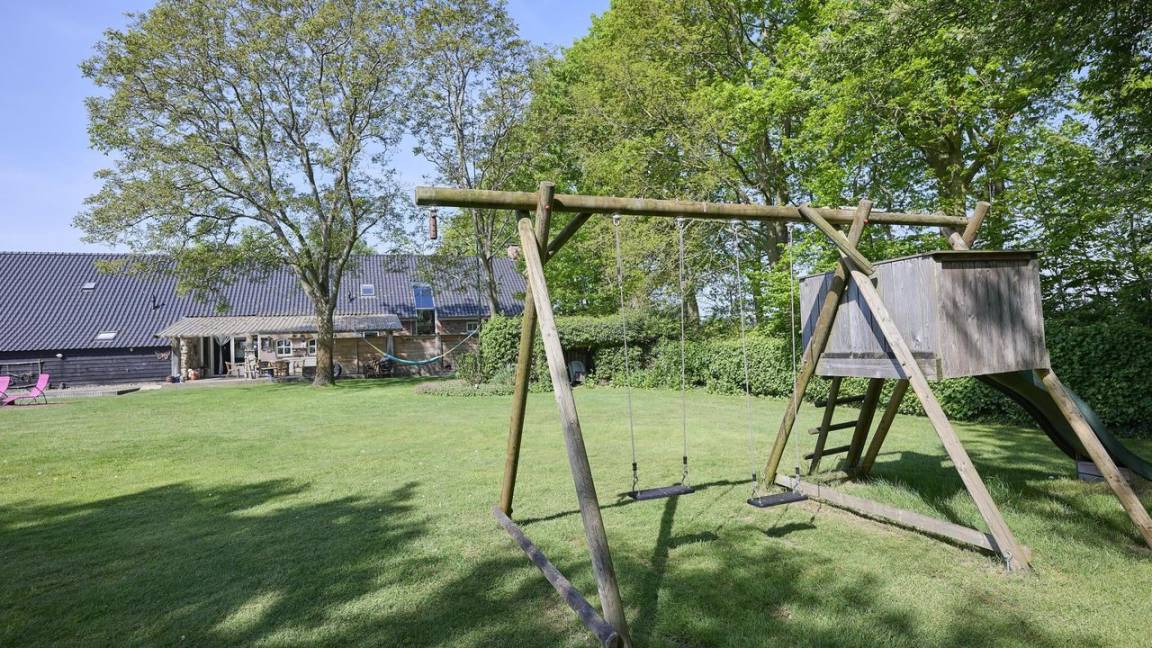 250 M² Maison De Vacances ∙ 5 Chambres ∙ 14 Personnes - Gemert