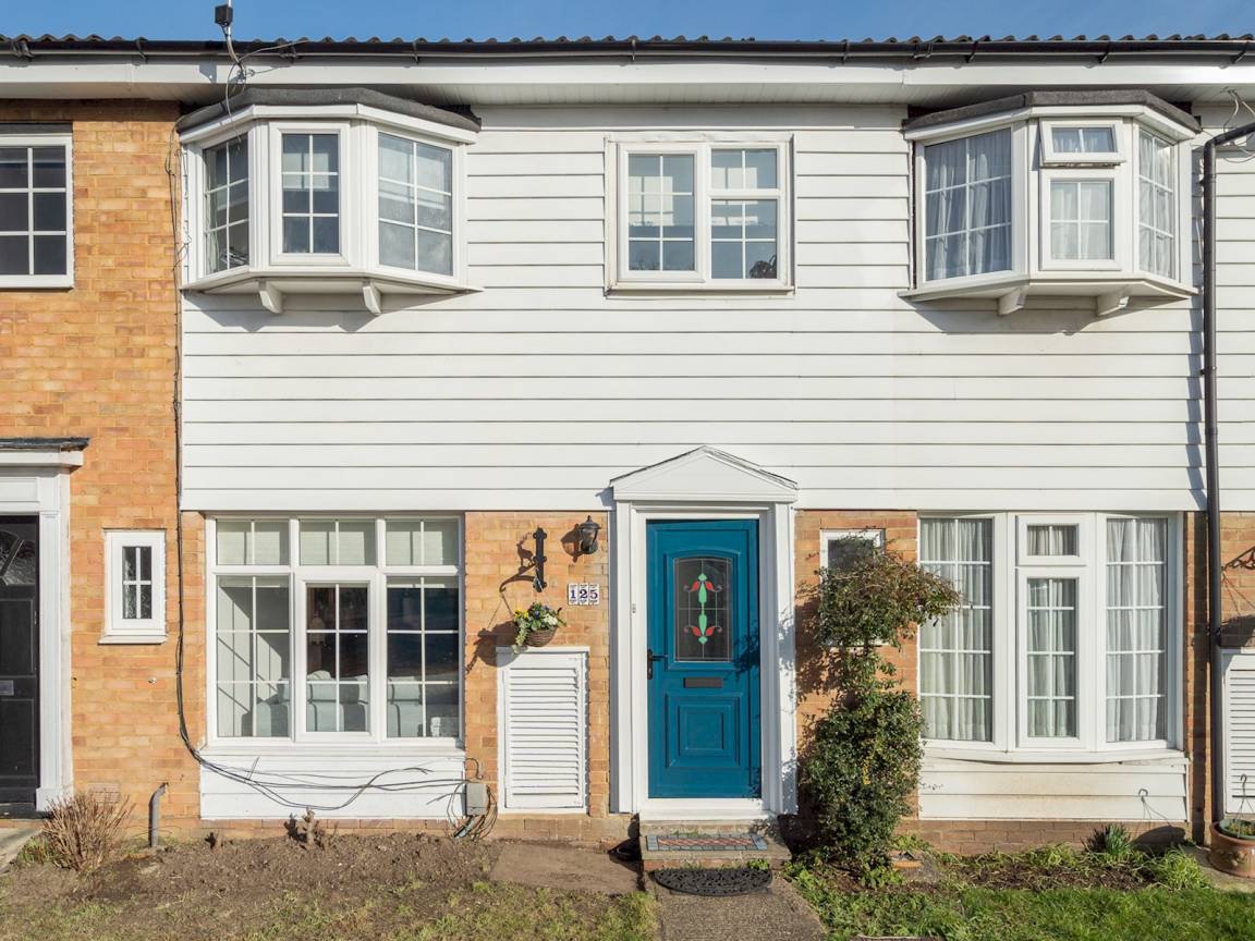 93 M² Huis ∙ 3 Slaapkamers ∙ 6 Gasten - Watford
