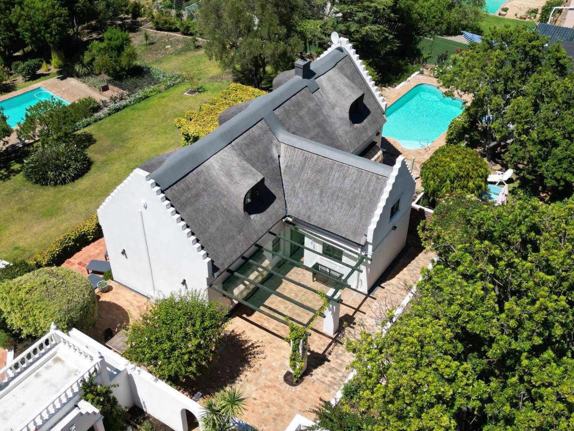 200 M² House ∙ 3 Bedrooms ∙ 4 Guests - Cape Town