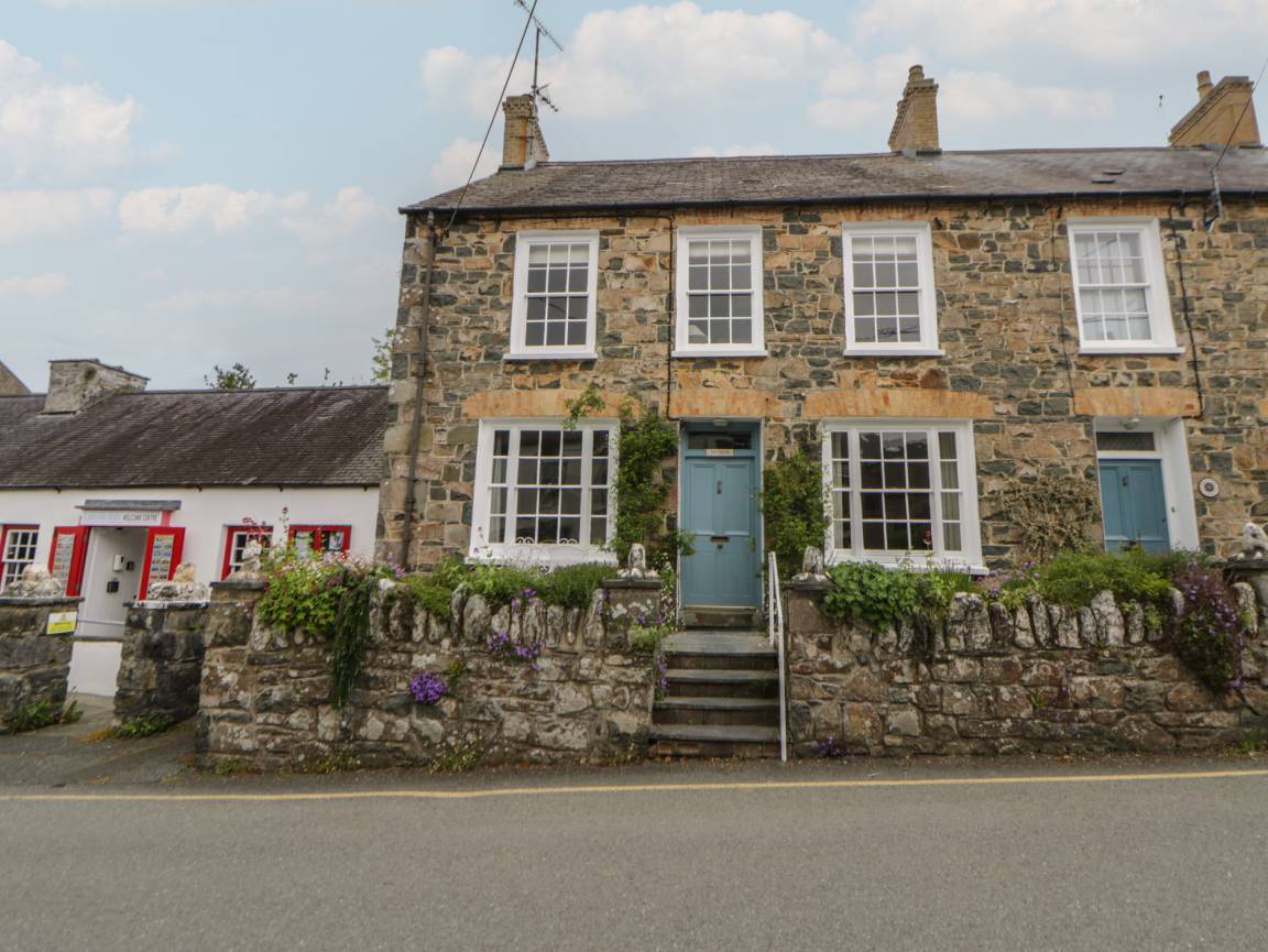 Cottage ∙ 5 Bedrooms ∙ 10 Guests - Fishguard