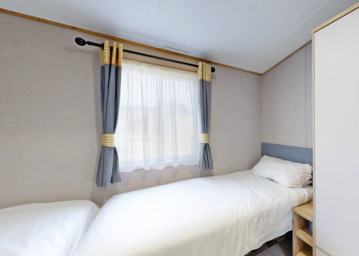 Caravan ∙ 2 Bedrooms ∙ 6 Guests - Weston-super-Mare