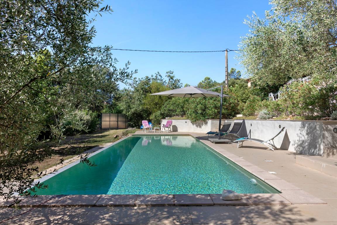 170 M² Maison De Vacances ∙ 4 Chambres ∙ 8 Personnes - Le Luc