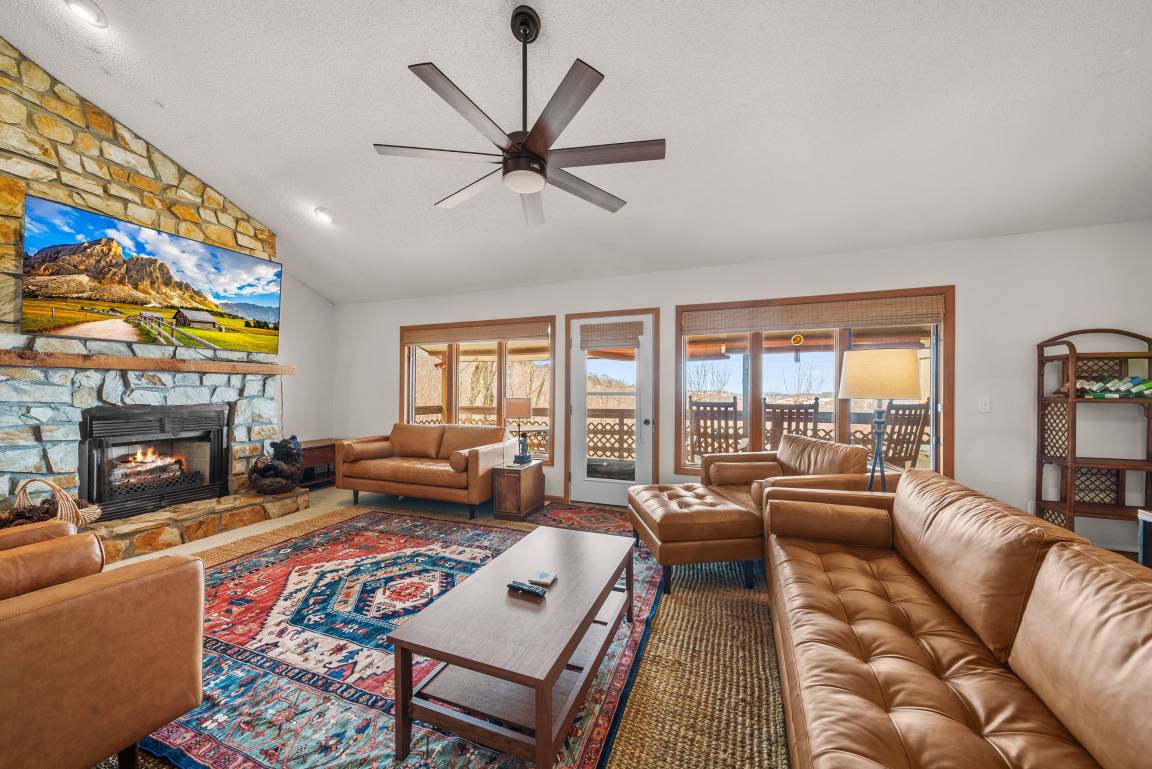 Cabin ∙ 6 Bedrooms ∙ 12 Guests - Beech Mountain, NC