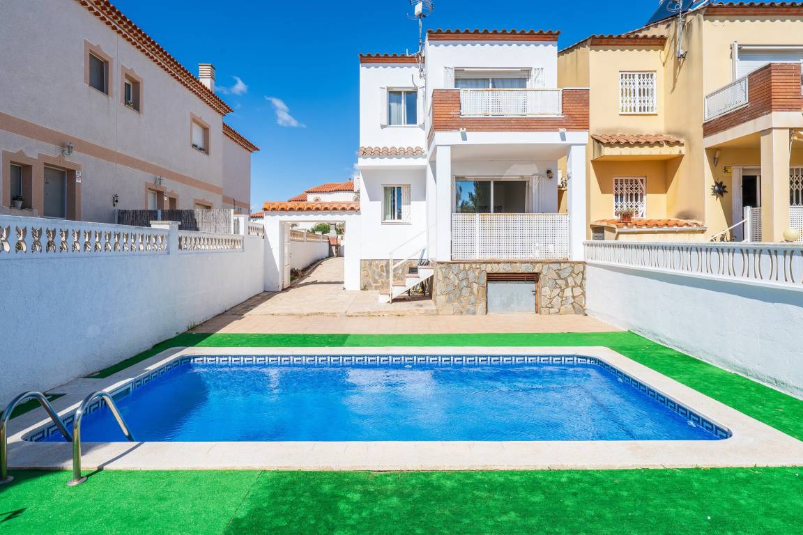 90 M² House ∙ 3 Bedrooms ∙ 7 Guests - Miami Platja