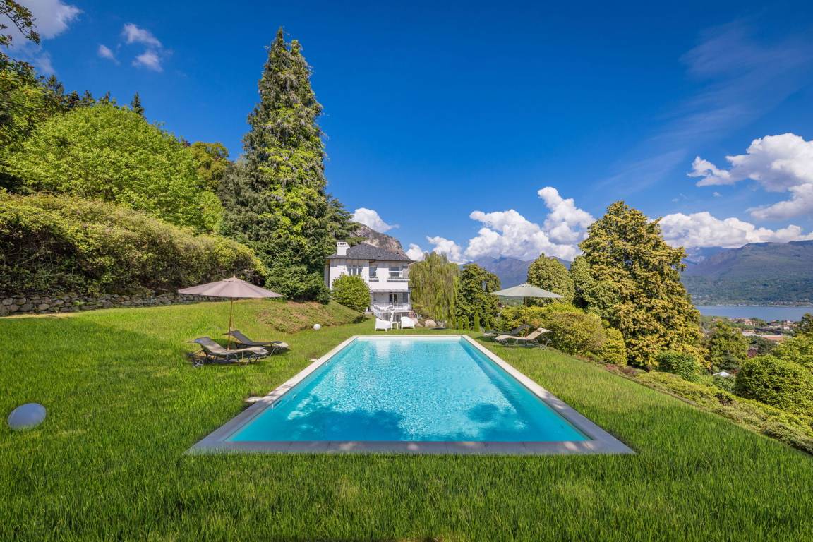 Villa Vacanza ∙ 6 Camere Da Letto ∙ 13 Ospiti - Stresa