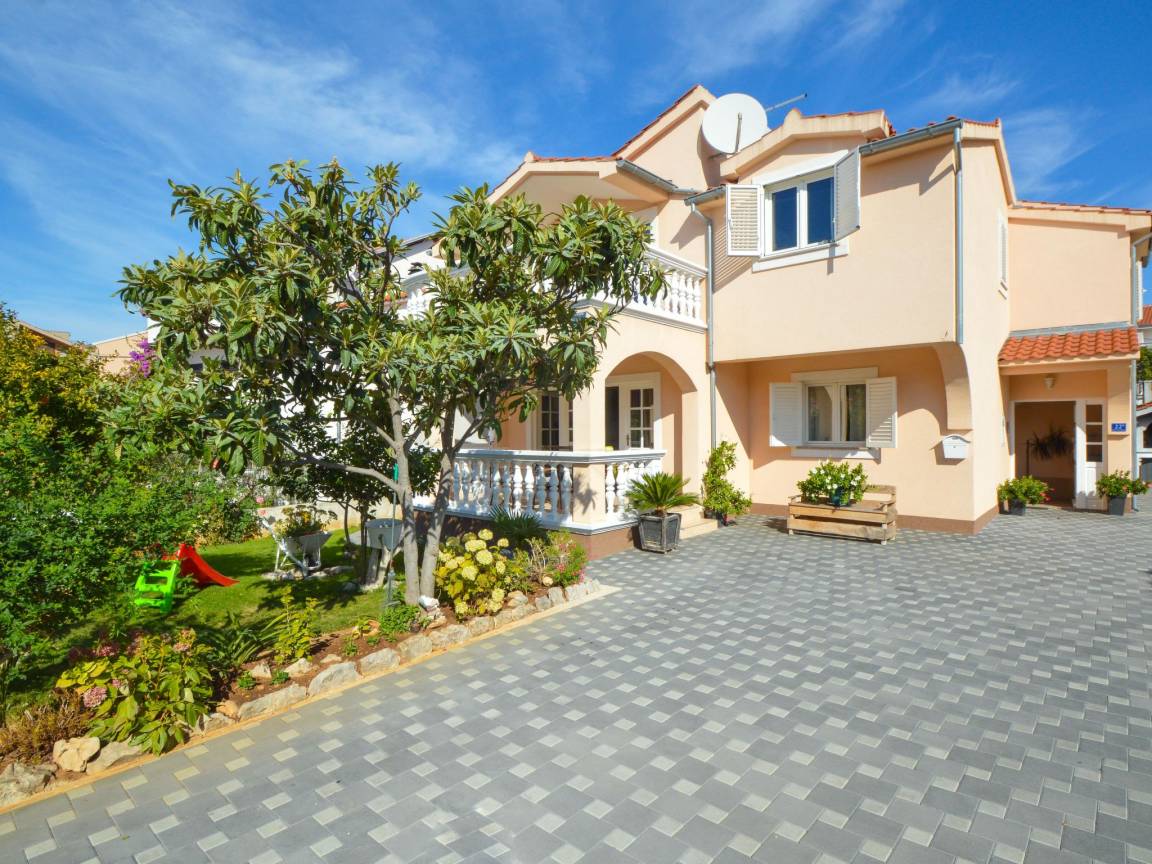 115 M² Ferienwohnung ∙ 2 Schlafzimmer ∙ 4 Gäste - Vodice