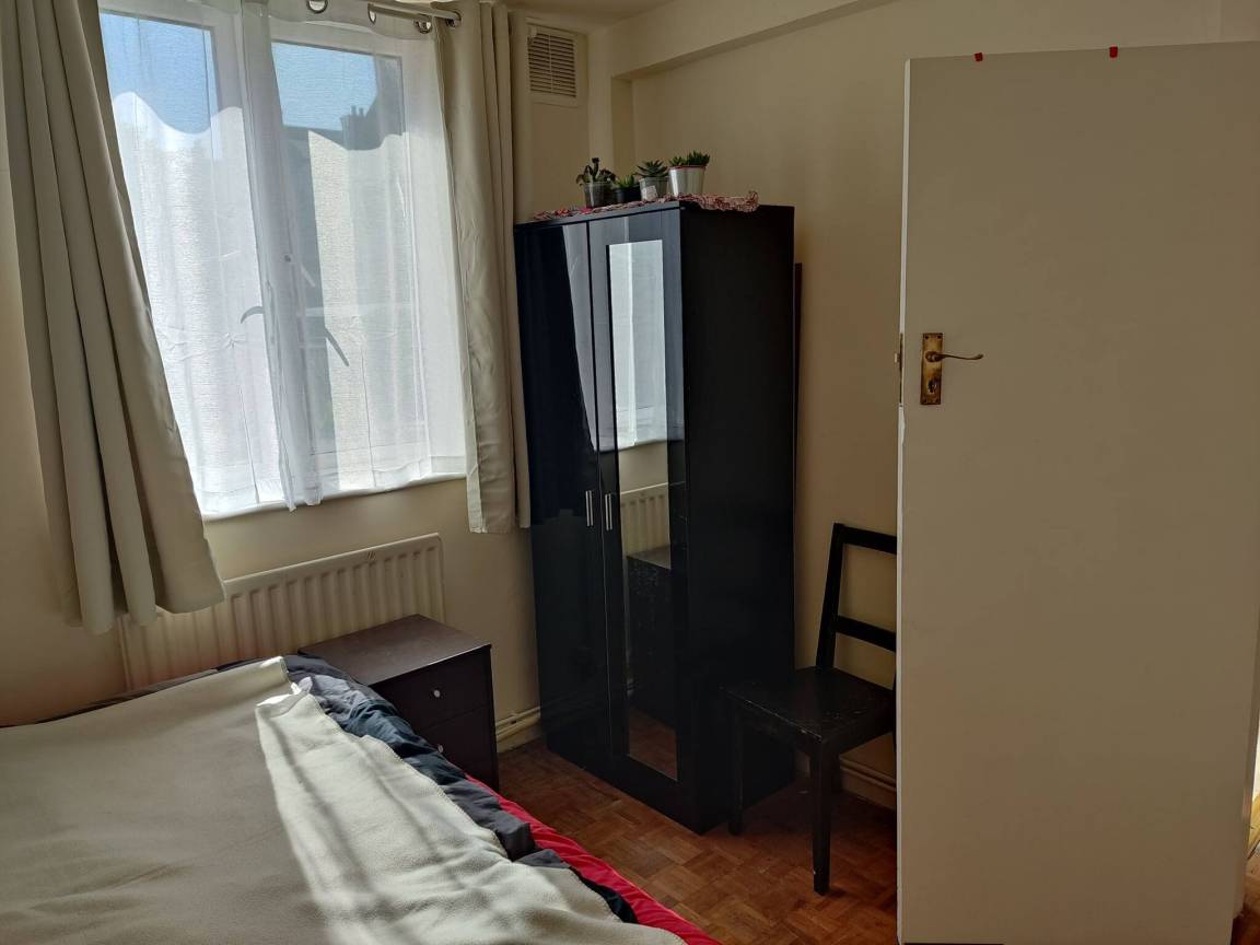 Dedicated room photo 9