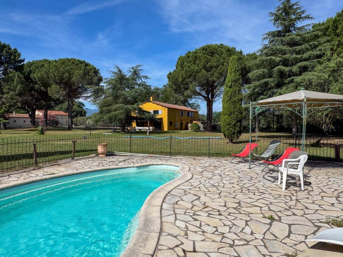 180 m&sup2; G&icirc;te 6 Schlafzimmer 14 G&auml;ste