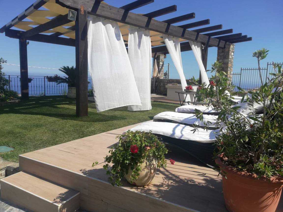 80 M² Apartment ∙ 3 Bedrooms ∙ 6 Guests - Imperia