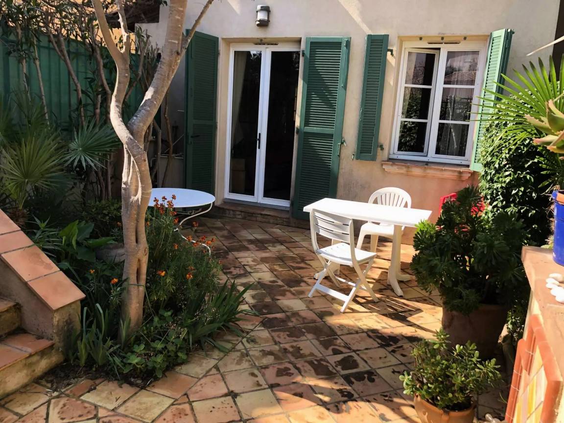 76 M² House ∙ 2 Bedrooms ∙ 5 Guests - Hyères