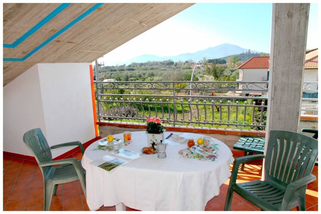65 M² Huoneisto ∙ 2 Makuuhuonetta ∙ 6 Vierasta - Pisciotta
